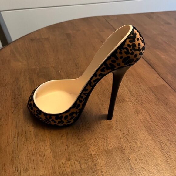 Wild Eye Designs High Heel Stiletto Leopard Print Wine Bottle Holder - Picture 1 of 6